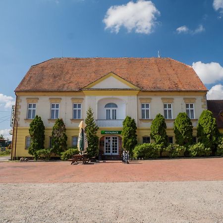 Hotel Club Vranovská Ves Exterior foto